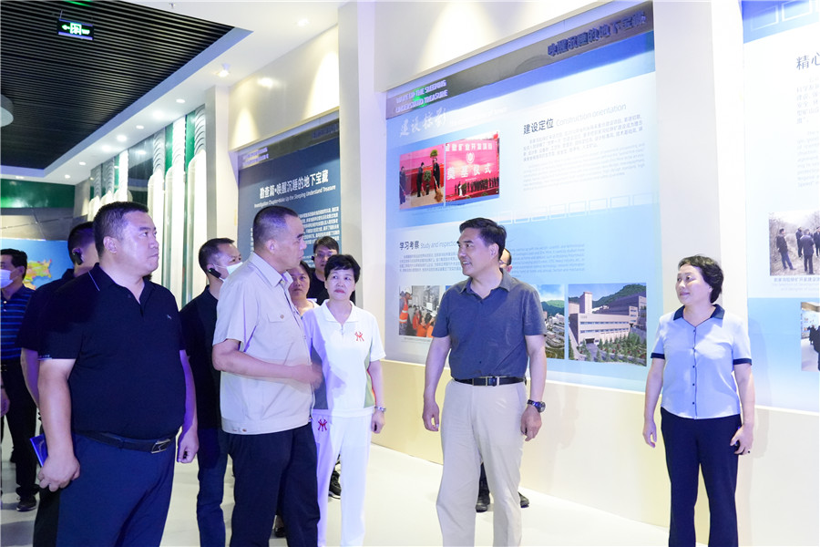 12-2022年8月，省委常委、省委統(tǒng)戰(zhàn)部長(zhǎng)孫雪濤帶領(lǐng)帶領(lǐng)全省黨外代表人士考察團(tuán)蒞臨金徽股份調(diào)研指導(dǎo)。.jpg