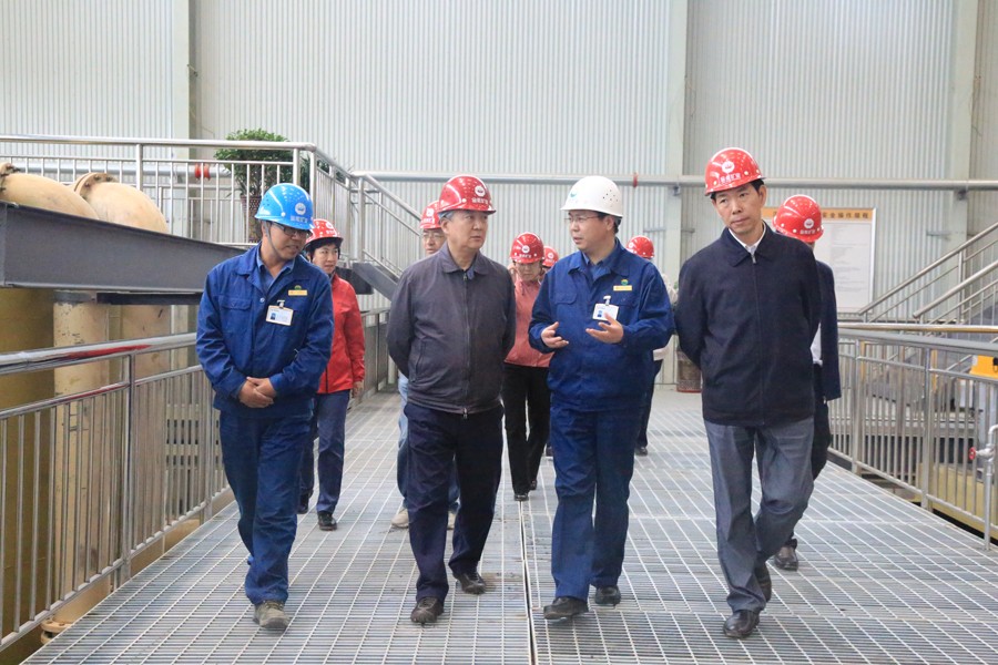 20-2016年5月，國(guó)家水利部原副部長(zhǎng)朱登銓一行蒞臨金徽股份調(diào)研項(xiàng)目建設(shè)工作。.jpg