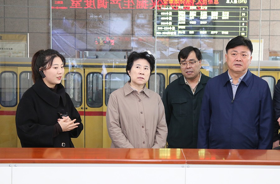 36-2023年3月，省生態(tài)環(huán)境廳黨組書(shū)記蘇君蒞臨金徽股份調(diào)研綠色礦山及“兩山”實(shí)踐創(chuàng)新基地建設(shè)情況。.jpg