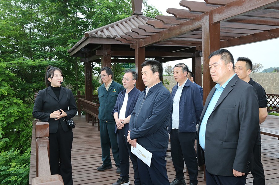 40-2023年6月，省生態(tài)環(huán)境廳副廳長(zhǎng)劉文璽蒞臨金徽股份調(diào)研.jpg