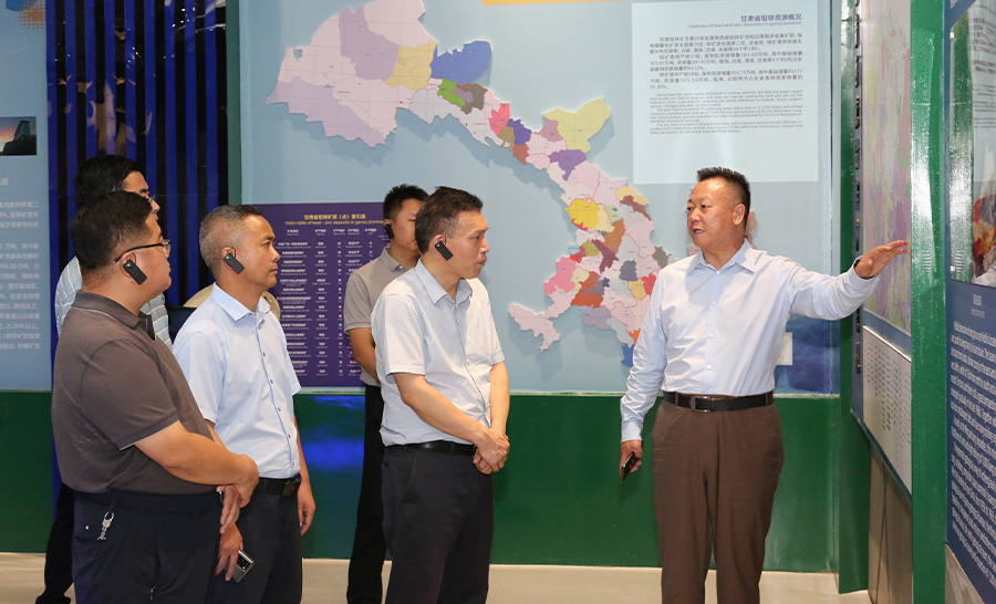10.3-2022年08月，省科技廳副廳長(zhǎng)牛振明蒞臨金徽股份指導(dǎo)工作。.jpg