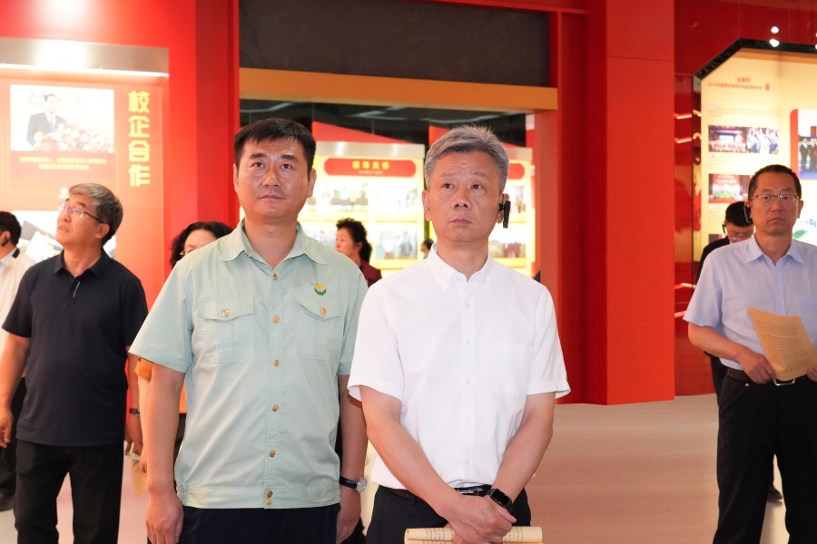 2024.06.23全國(guó)政協(xié)委員、省政協(xié)副主席、民盟甘肅省委會(huì)主委劉仲奎蒞臨金徽股份調(diào)研.jpg